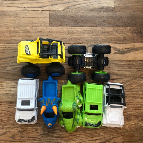 Plastic Monster Truck Toys Snap On Tops Play Cars Dinosaur - Picture 5 of 6